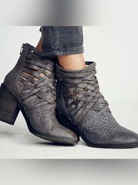 Free people Carrera leather Woven Strap Ankle Booties - Gray new no box